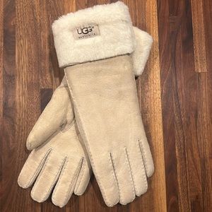 UGG Sheepskin Gloves, NWOT